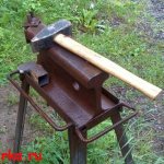 Do-it-yourself double-sided anvil made from rails