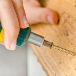 How to tighten self-tapping screws correctly