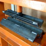 The press can be used for various purposes: for pressing bearings or bending metal. The design will be similar in any case, the only difference is the size and working attachments 